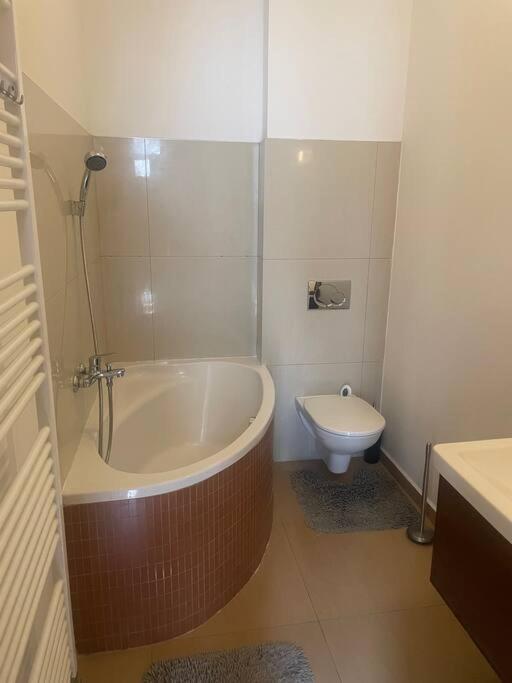 Apartman Pistacia Priame Centrum Bb Banská Bystrica Dış mekan fotoğraf
